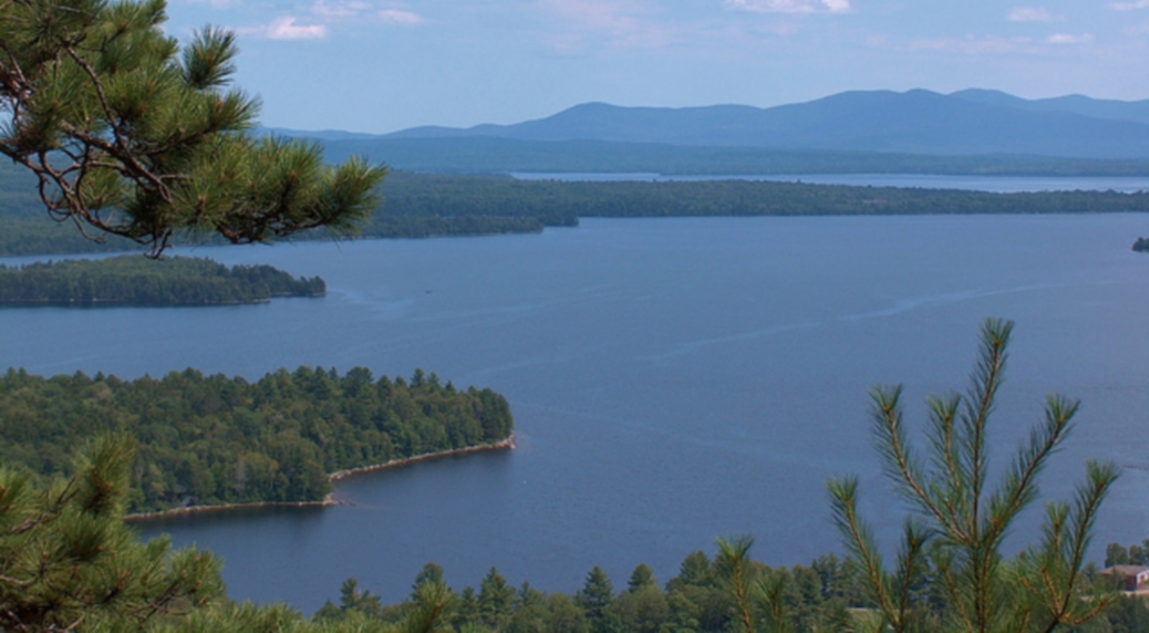 MAINE, LAND OF LAKES AND WILDLIFE